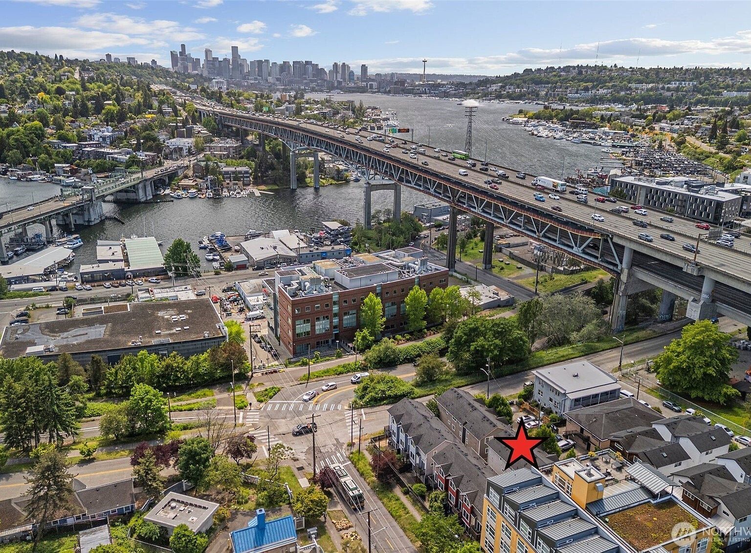 672 NE 40th St Seattle, WA 98105 - Thumbnail 4