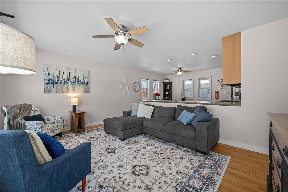 111 Ridge Ln Geneva, IL 60134 - Thumbnail 4