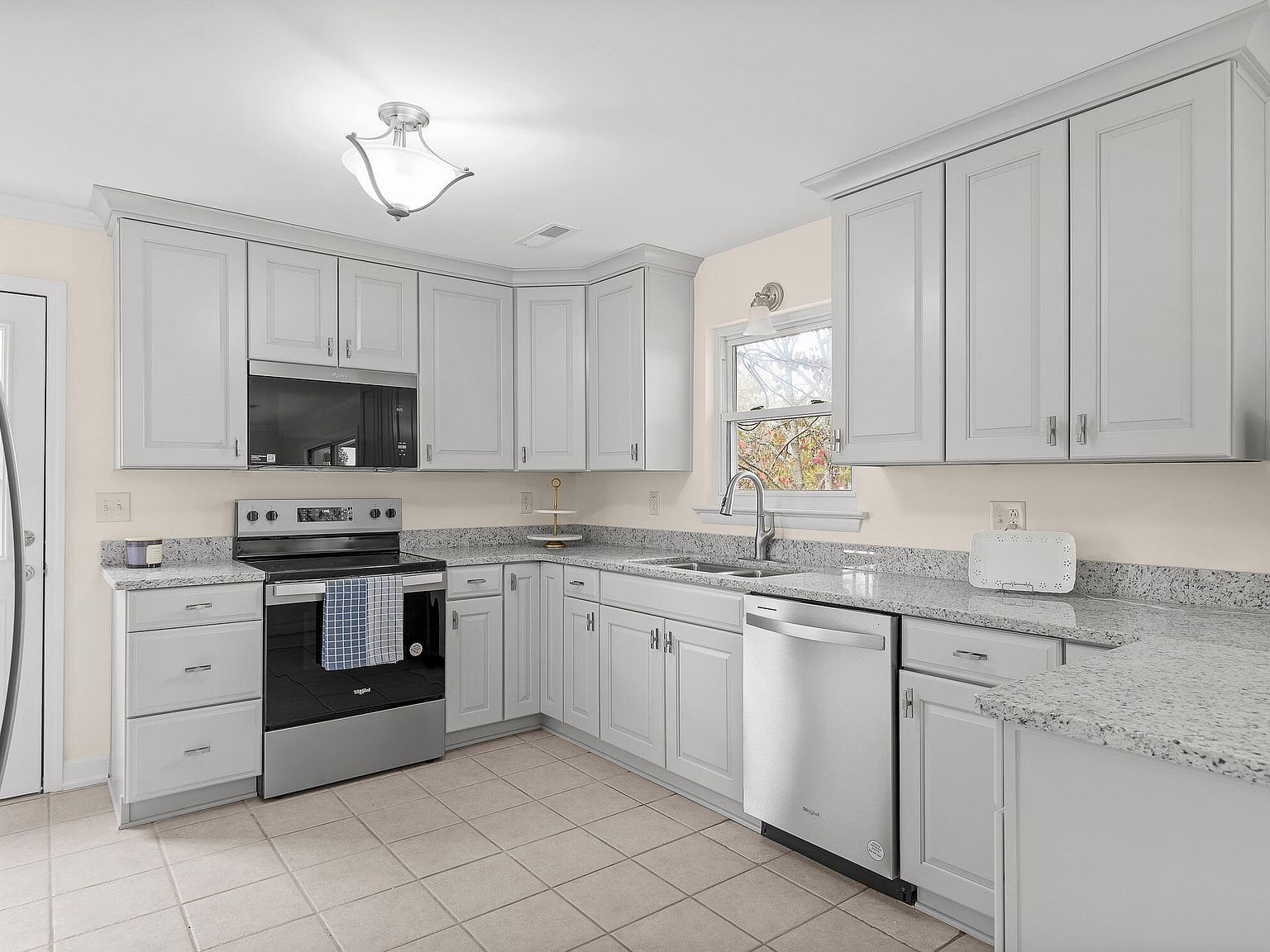 2515 Sharron Dr Chattanooga, TN 37421 - Thumbnail 4