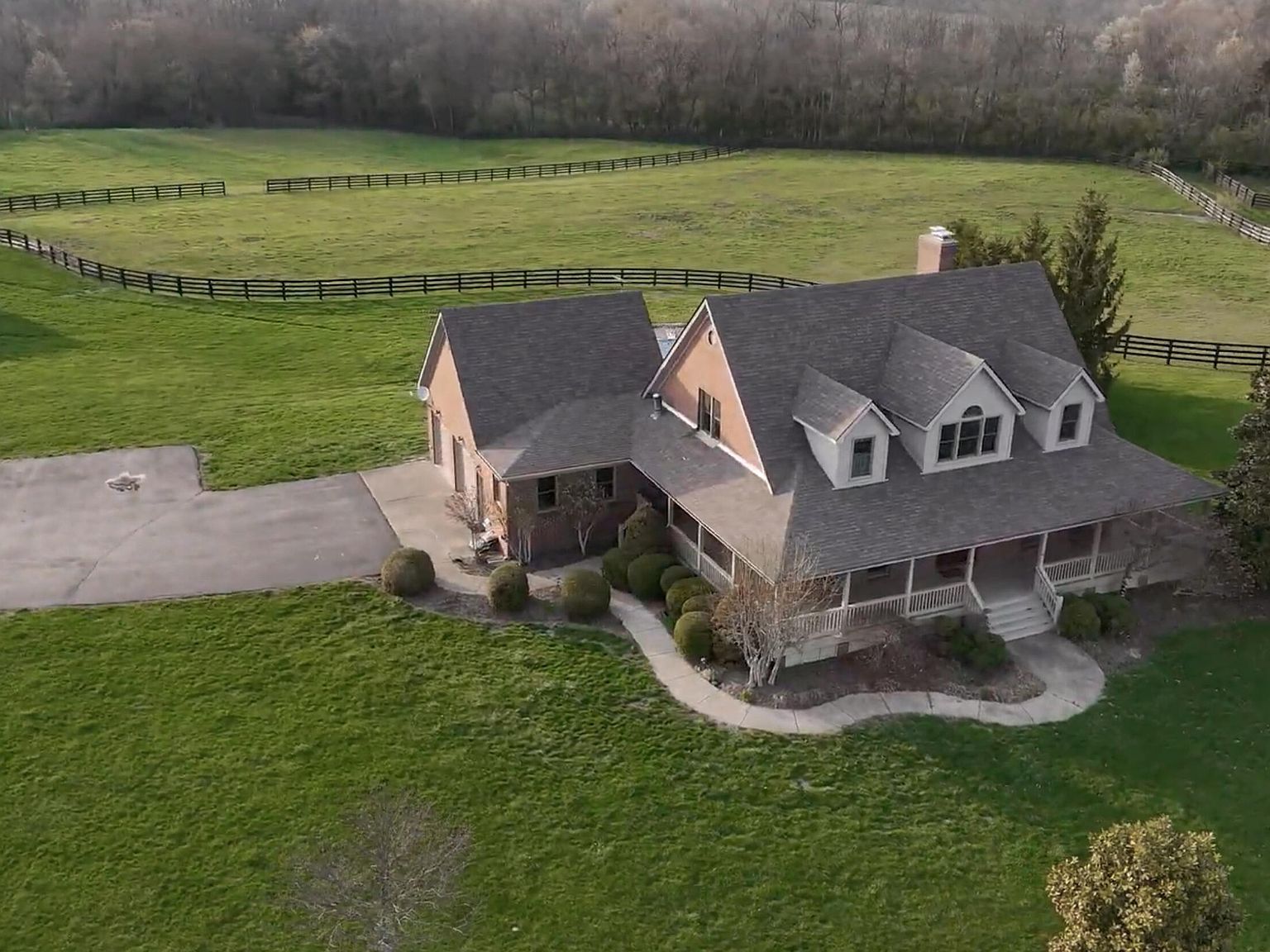 3701 Hidden Lake Ln Lexington, KY 40516 - Thumbnail 4