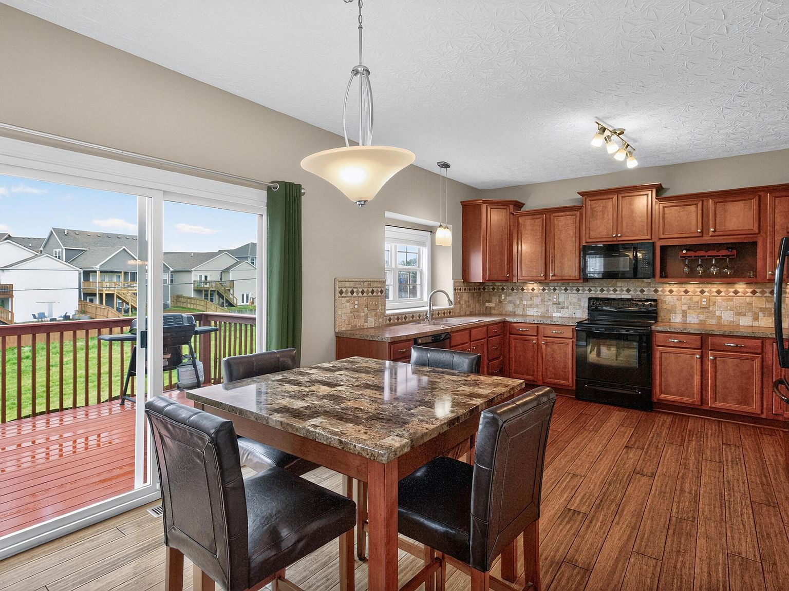 697 Lucille Dr Lexington, KY 40511 - Thumbnail 4