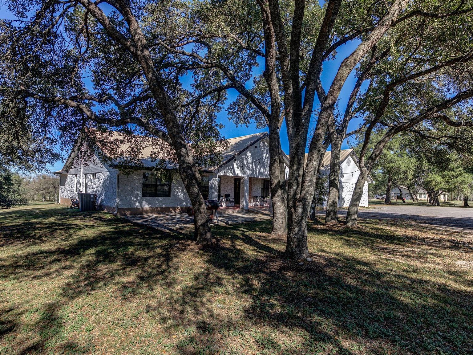 604 Oakwood Dr Buda, TX 78610 - Thumbnail 4