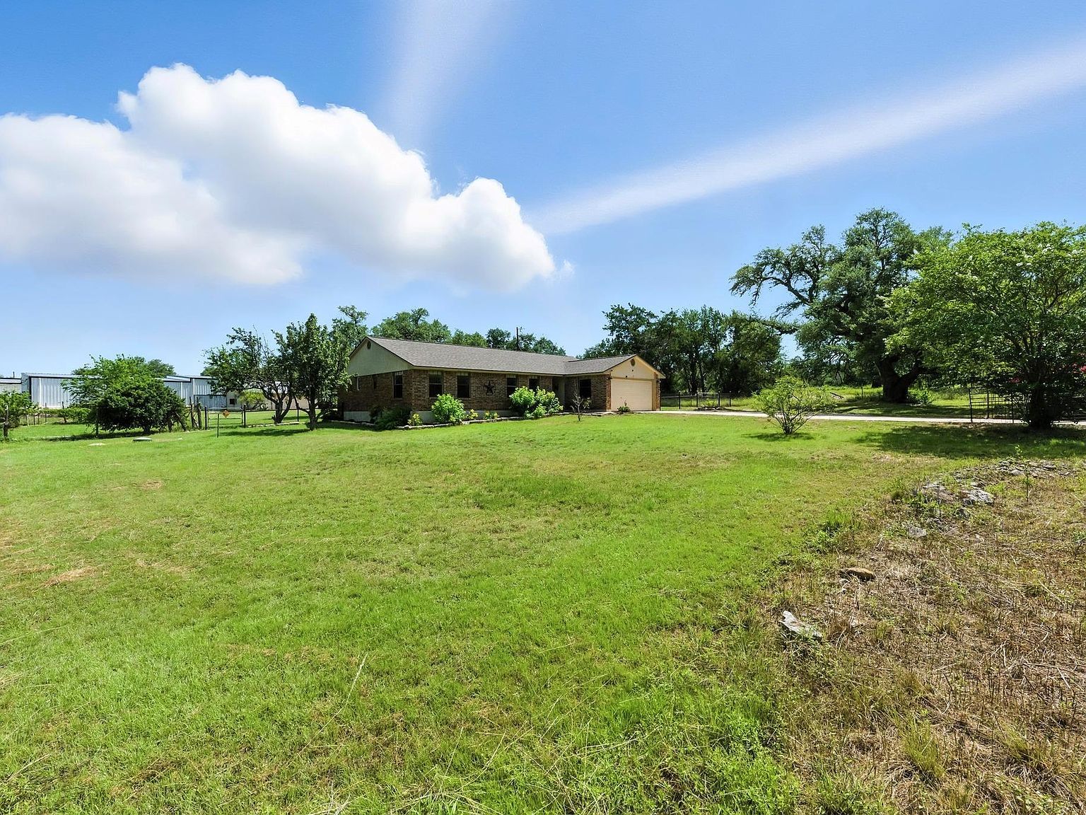 190 Carol Ann Dr Austin, TX 78737 - Thumbnail 4