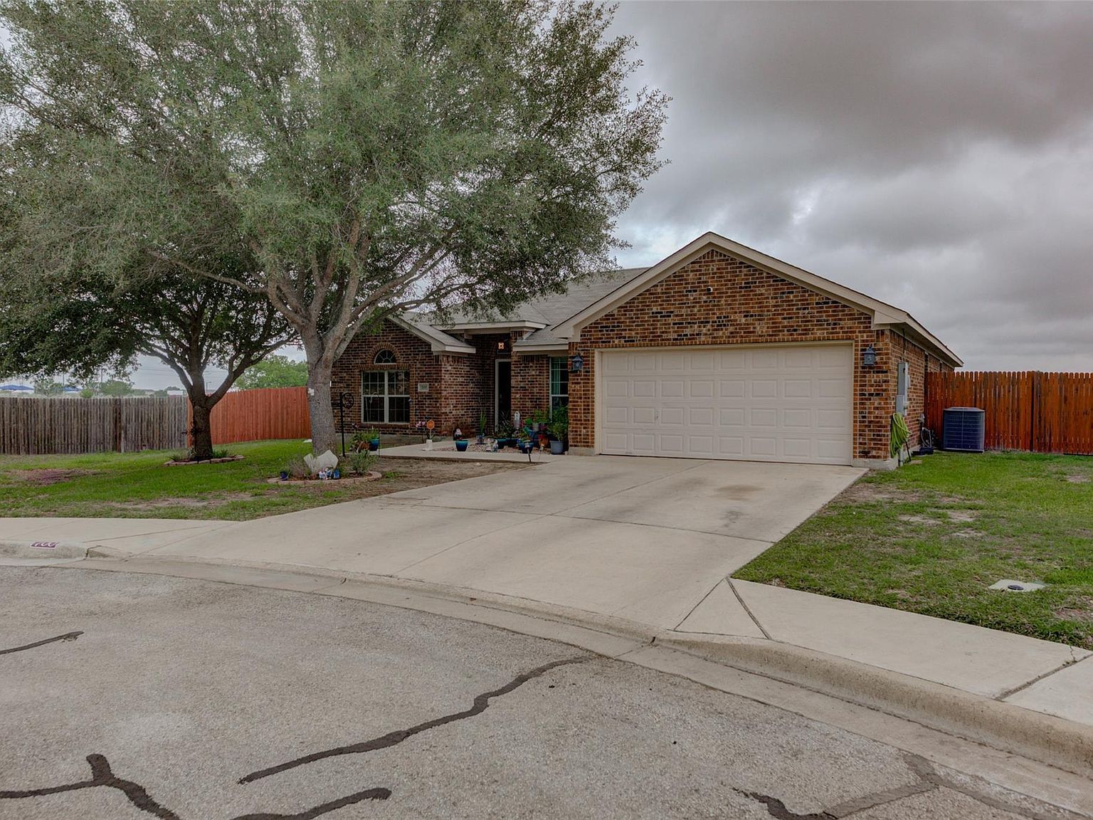 700 Indian Blanket St Lockhart, TX 78644 - Thumbnail 4