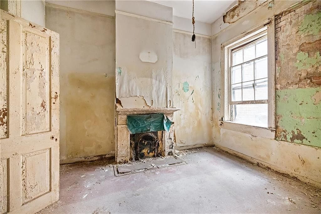 308 Burgundy St New Orleans, LA 70112 - Thumbnail 4