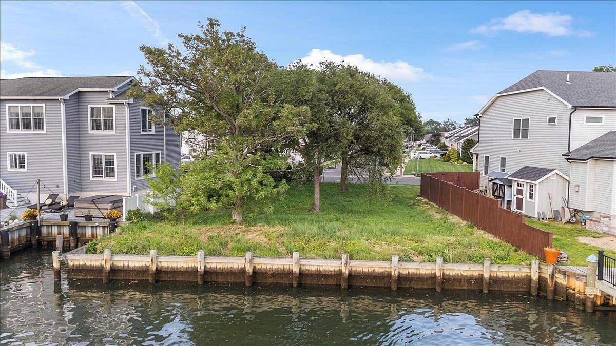 2536 Riverside Dr Wantagh, NY 11793 - Thumbnail 4