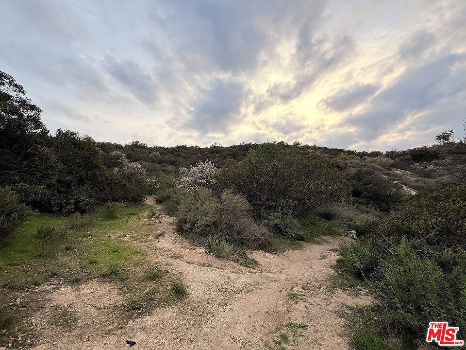 9739 N Estaban Way Tujunga, CA 91042 - Thumbnail 4