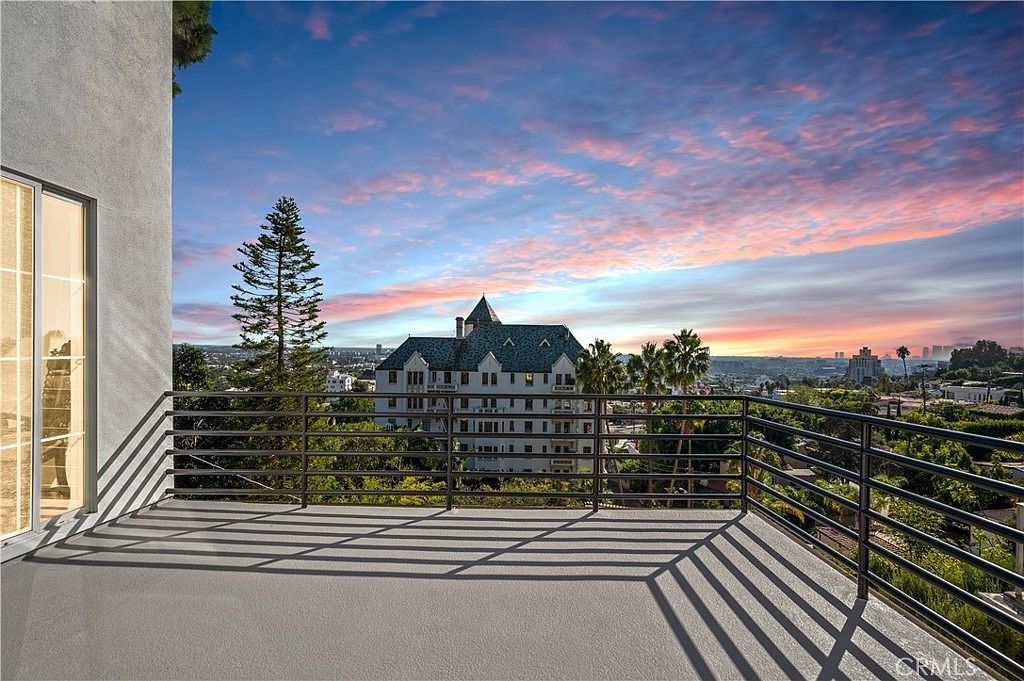 8246 Woodshill Trl Los Angeles, CA 90069 - Thumbnail 4