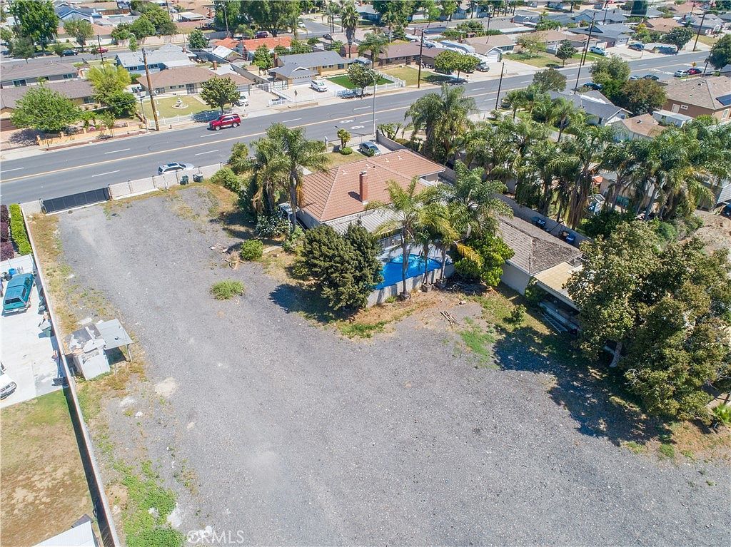 527 W Philadelphia St Ontario, CA 91762 - Thumbnail 4