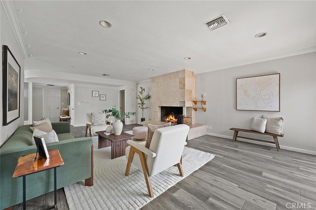 7027 Gloria Ave Van Nuys, CA 91406 - Thumbnail 4