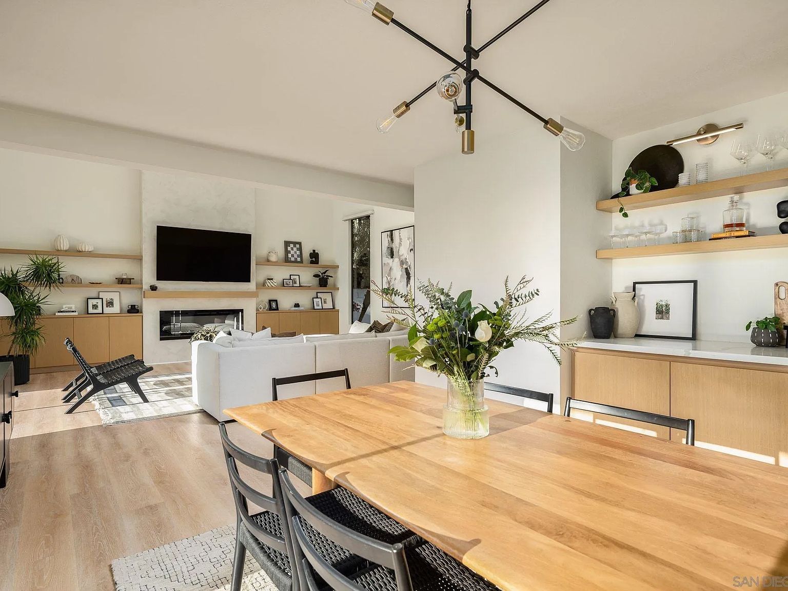 2524 Luciernaga St Carlsbad, CA 92009 - Thumbnail 4