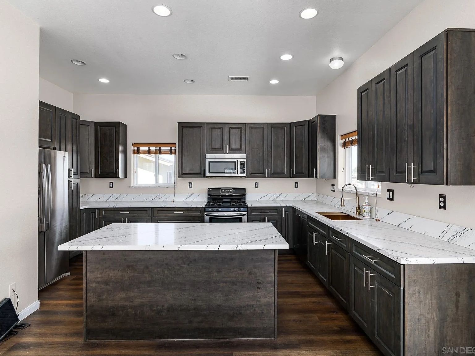 4150 Marine View Ave San Diego, CA 92113 - Thumbnail 4