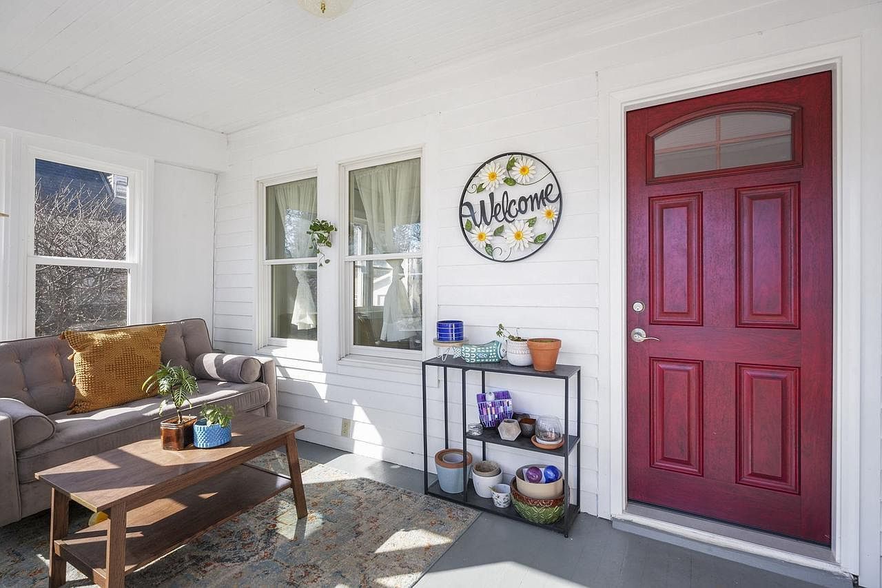 9 N Grand Ave Deerfield, WI 53531 - Thumbnail 4