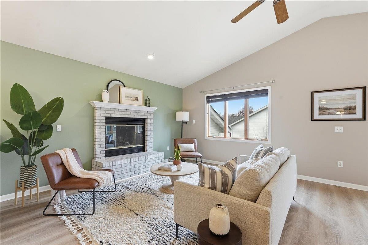 142 Meadow Ridge Ln Madison, WI 53704 - Thumbnail 4