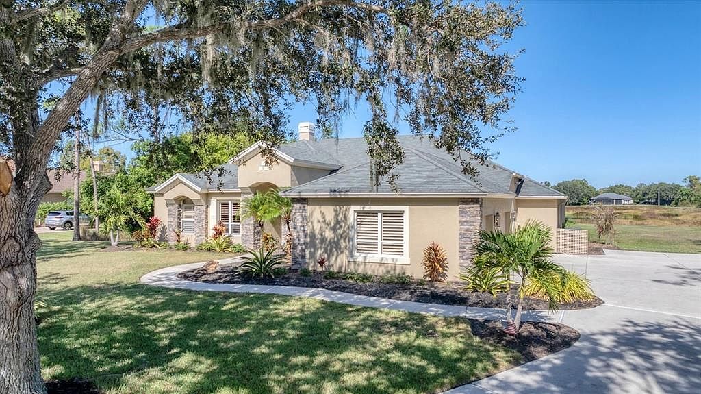 10515 Cheval Pl Bradenton, FL 34202 - Thumbnail 4