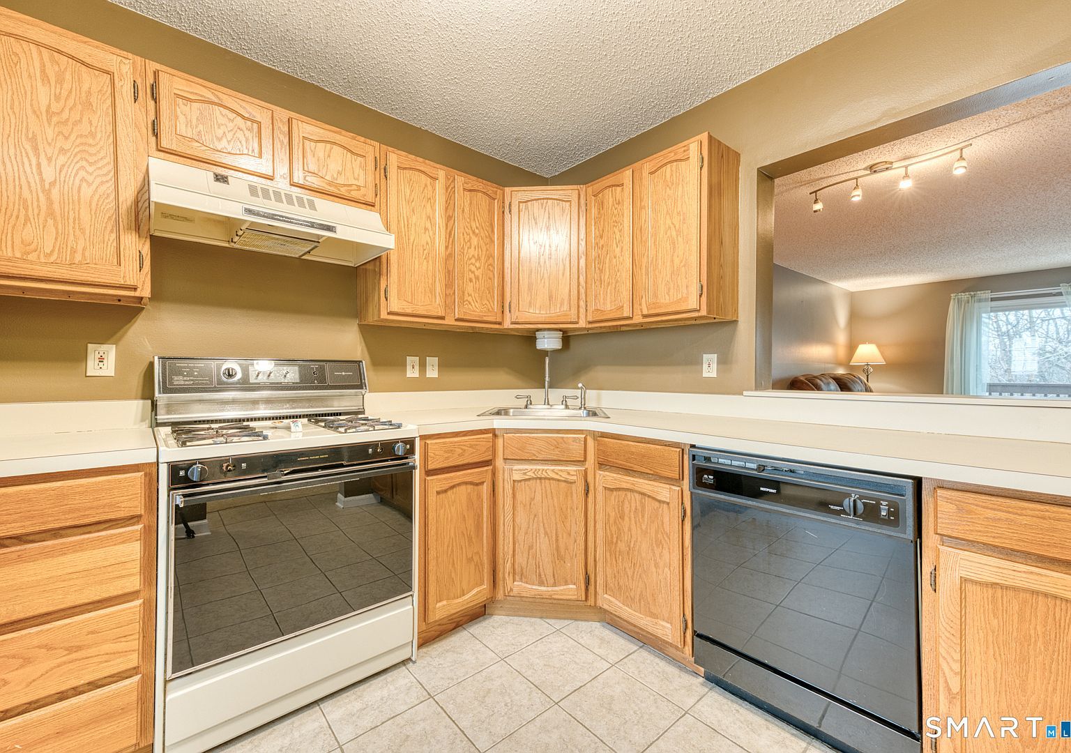 154 Cypress Ct Torrington, CT 06790 - Thumbnail 4