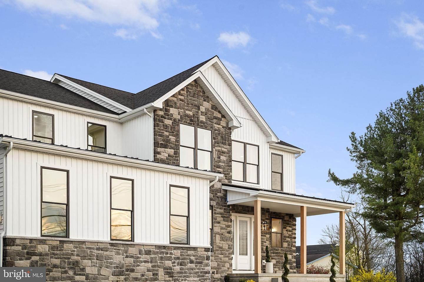 906 S Collegeville Rd Phoenixville, PA 19460 - Thumbnail 4