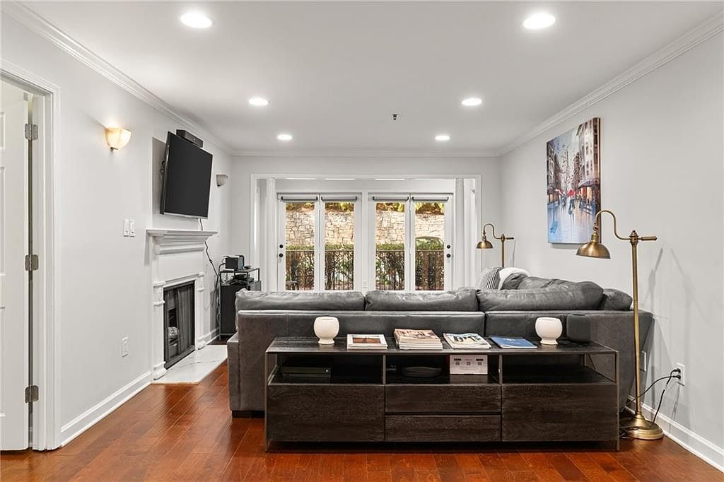 3203 Lenox Rd NE APT 1 Atlanta, GA 30324 - Thumbnail 4