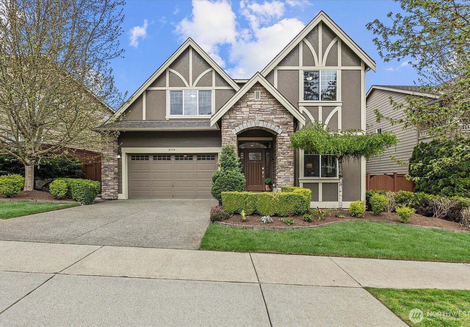 27174 SE 18th Pl Sammamish, WA 98075 - Thumbnail 4