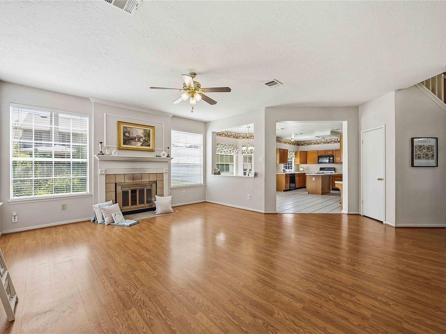 206 Scarlet Maple Dr Sugar Land, TX 77479 - Thumbnail 4