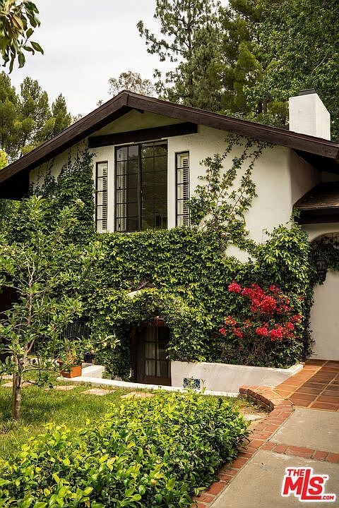 4860 Vanalden Ave Tarzana, CA 91356 - Thumbnail 4