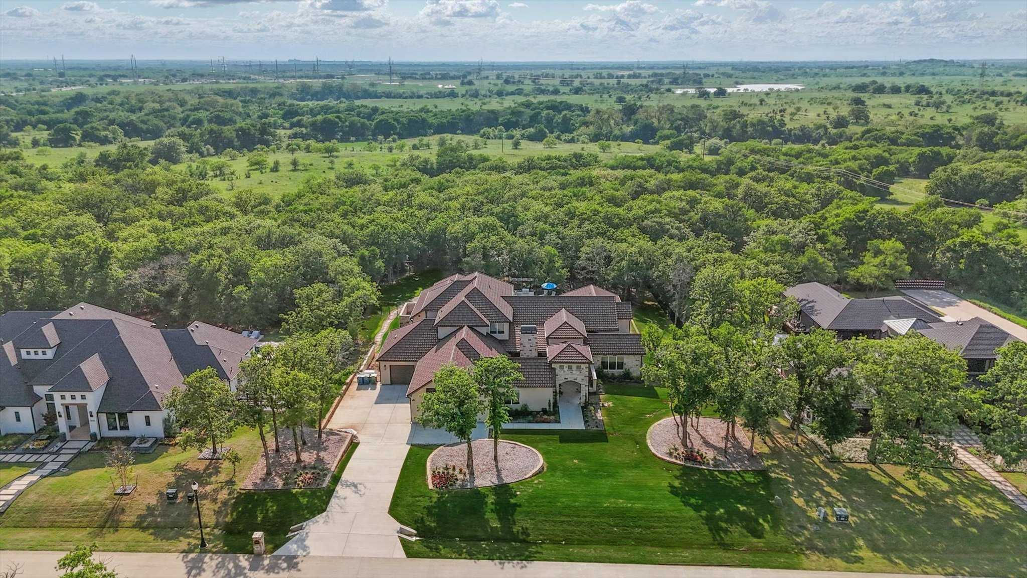 5017 Castellano Court, Flower Mound, TX, USA, 75022 - Thumbnail 4