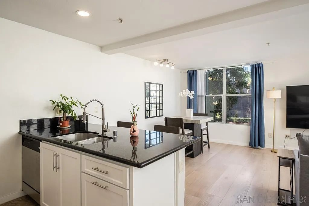 101 Market St UNIT 204 San Diego, CA 92101 - Thumbnail 4