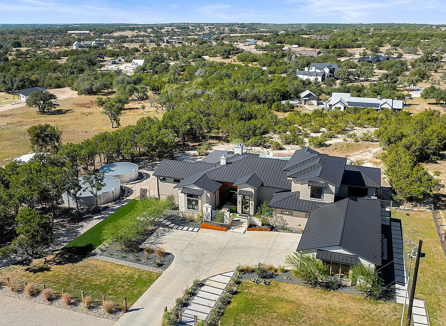 400 Medlin Creek Loop Dripping Springs, TX 78620 - Thumbnail 4