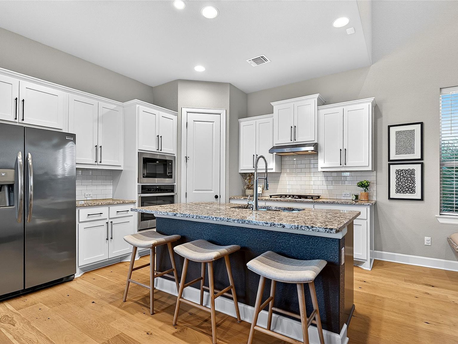 156 Village Oak Dr Austin, TX 78737 - Thumbnail 4