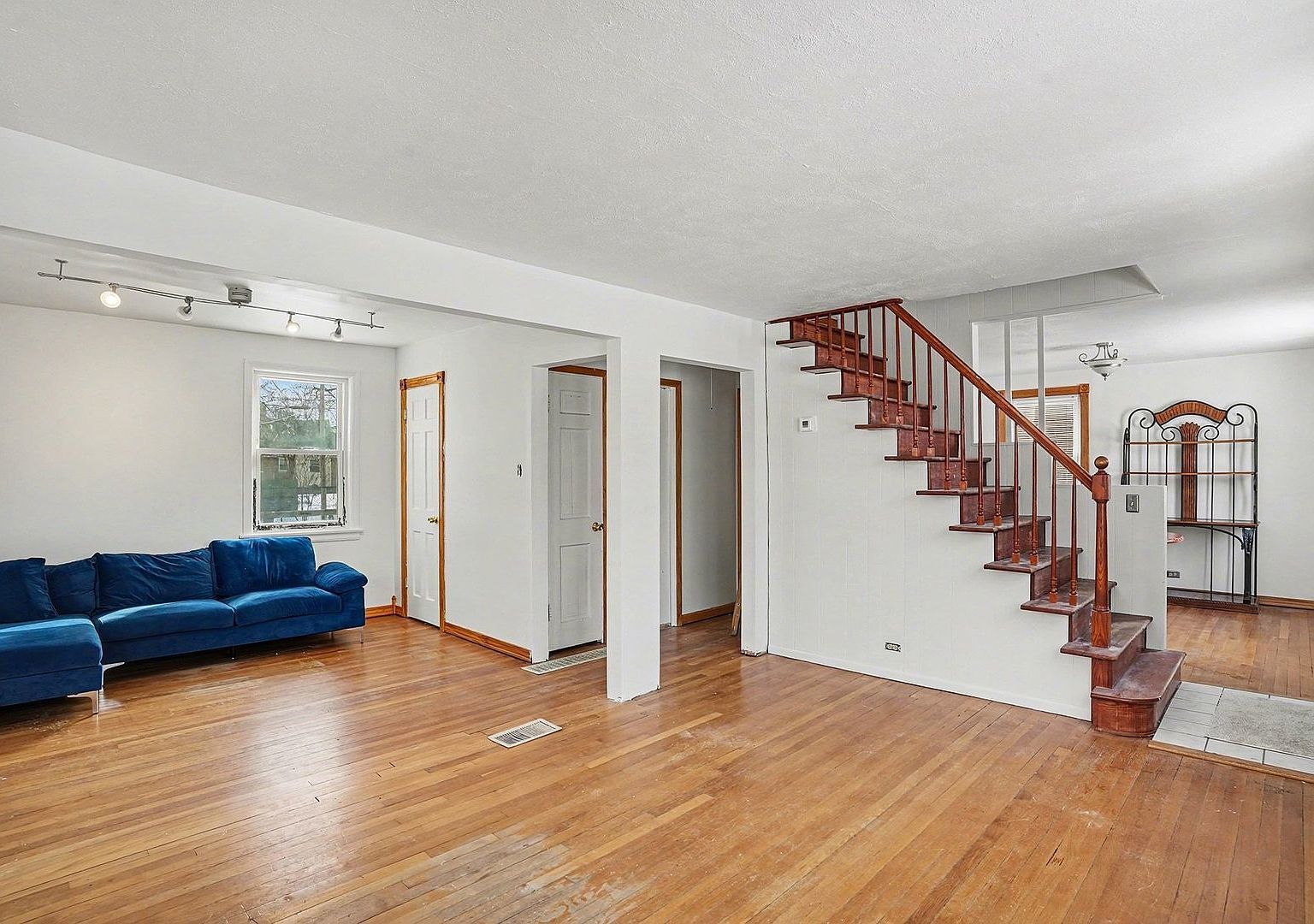 18009 Commercial Ave Lansing, IL 60438 - Thumbnail 4