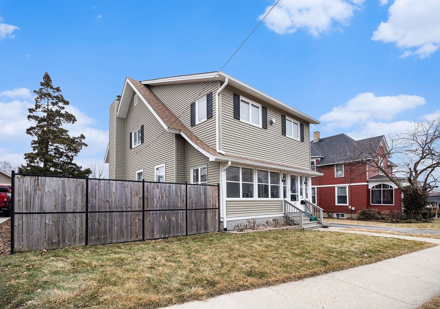 1017 W Highland Ave Elgin, IL 60123 - Thumbnail 4