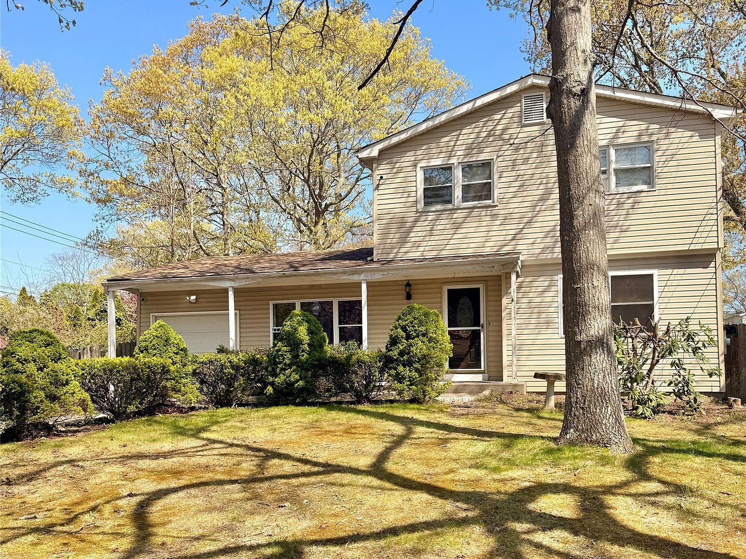 13 Hampton Ave Mastic, NY 11950 - Thumbnail 4