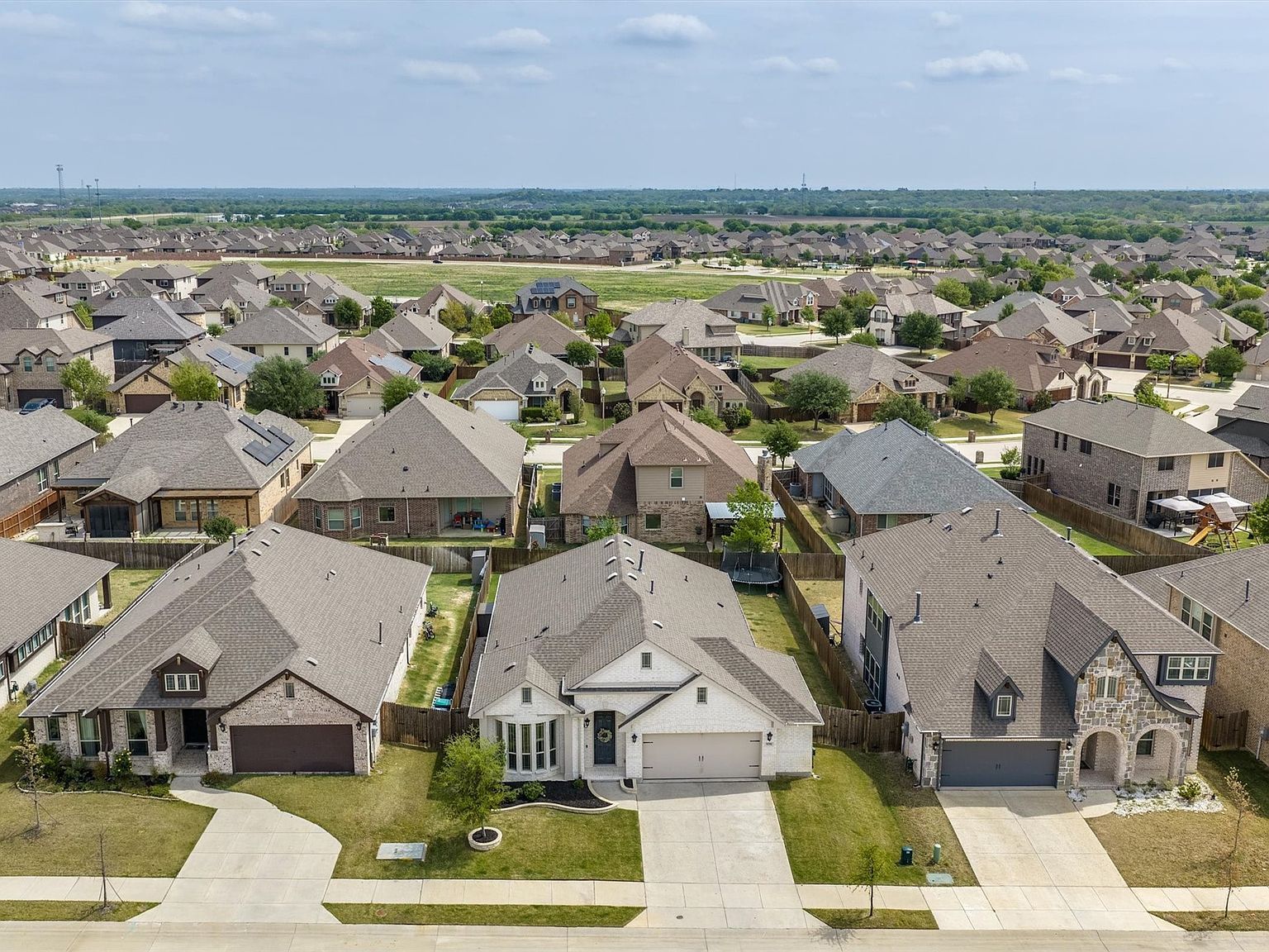9201 Amistad Ln Argyle, TX 76226 - Thumbnail 4