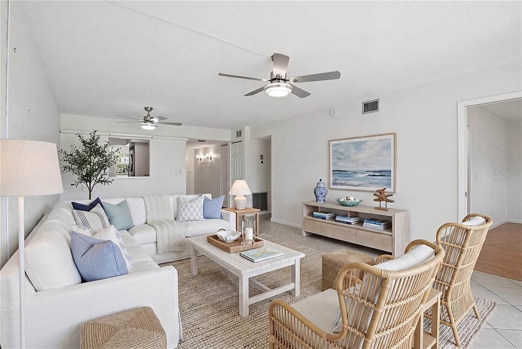 7860 Palm Aire Ln APT 103 Sarasota, FL 34243 - Thumbnail 4