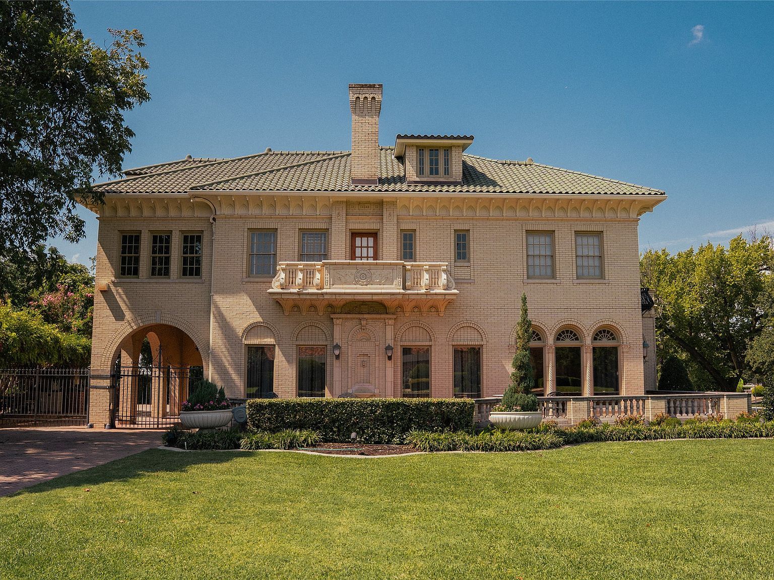 1001 Elizabeth Blvd Fort Worth, TX 76110 - Thumbnail 4