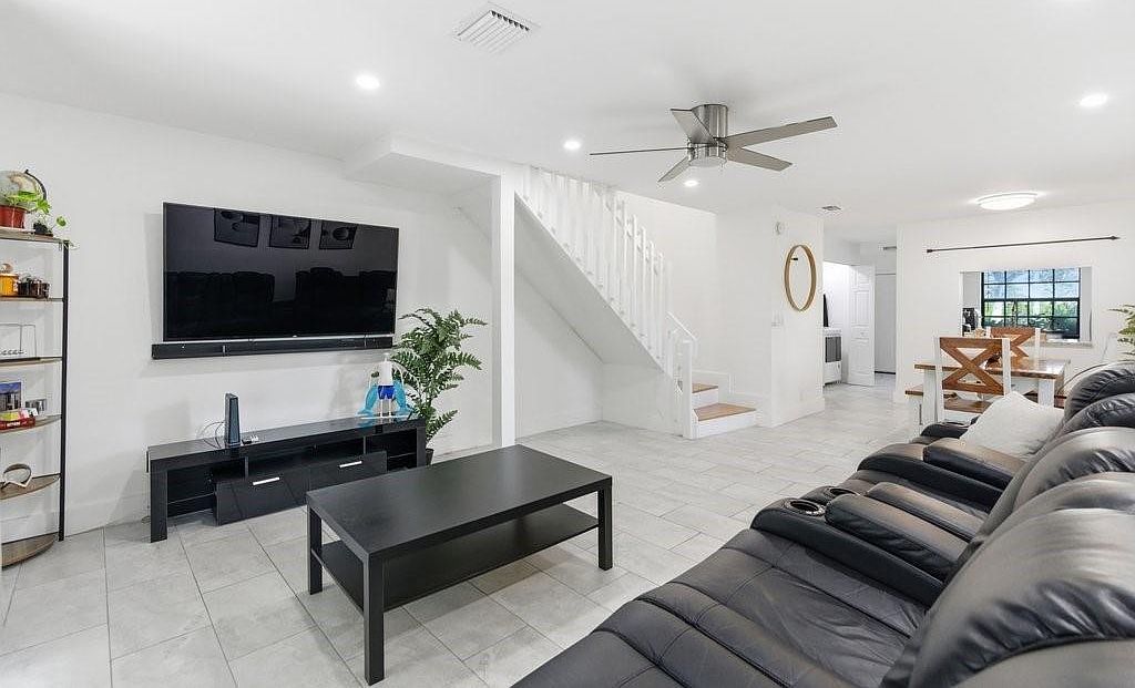 10900 W Sample Rd Coral Springs, FL 33065 - Thumbnail 4