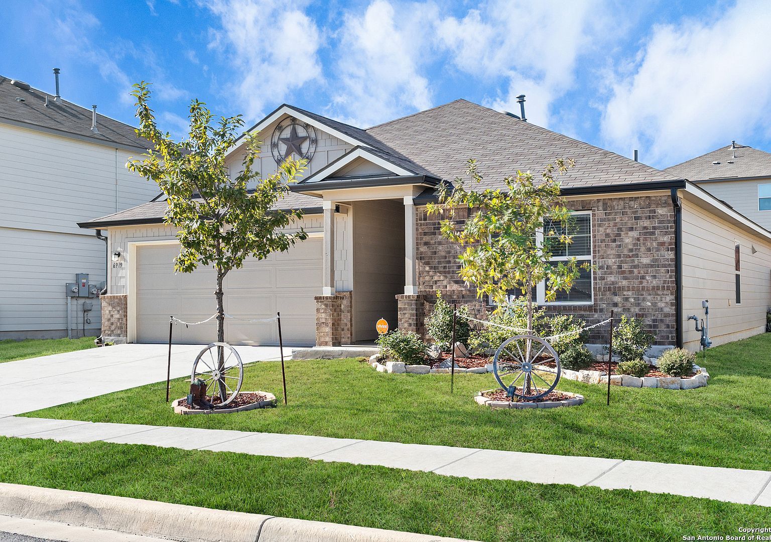 6919 Titan Park Converse, TX 78109 - Thumbnail 4