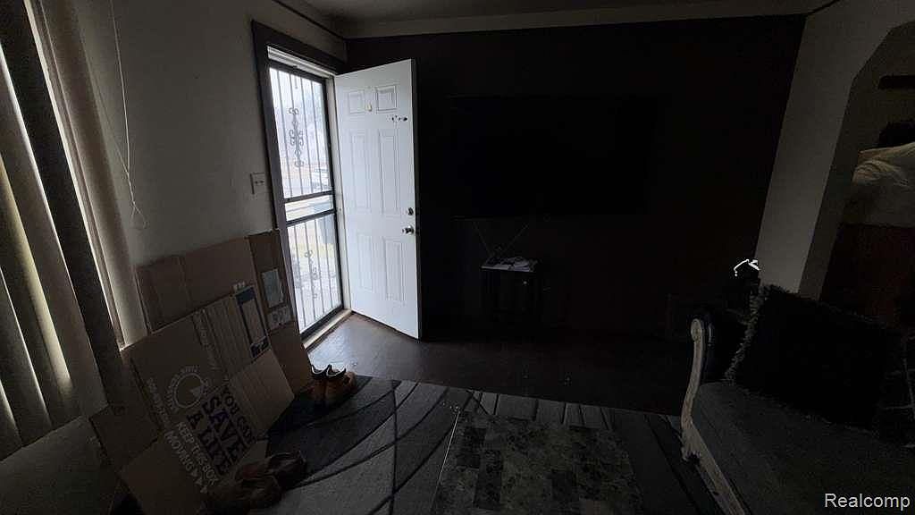 8494 Heyden St Detroit, MI 48228 - Thumbnail 4