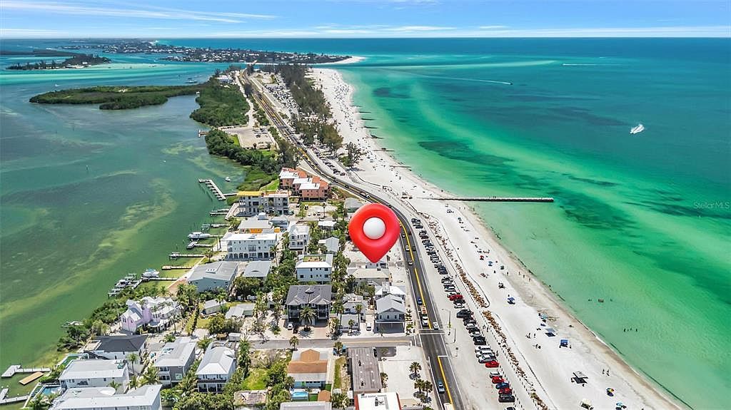 1105 Gulf Dr S APT 2 Bradenton Beach, FL 34217 - Thumbnail 4