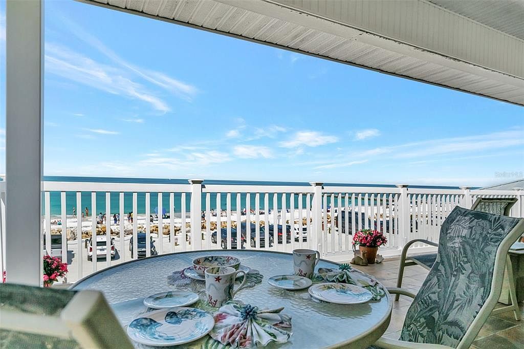 1105 Gulf Dr S APT 3 Bradenton Beach, FL 34217 - Thumbnail 4