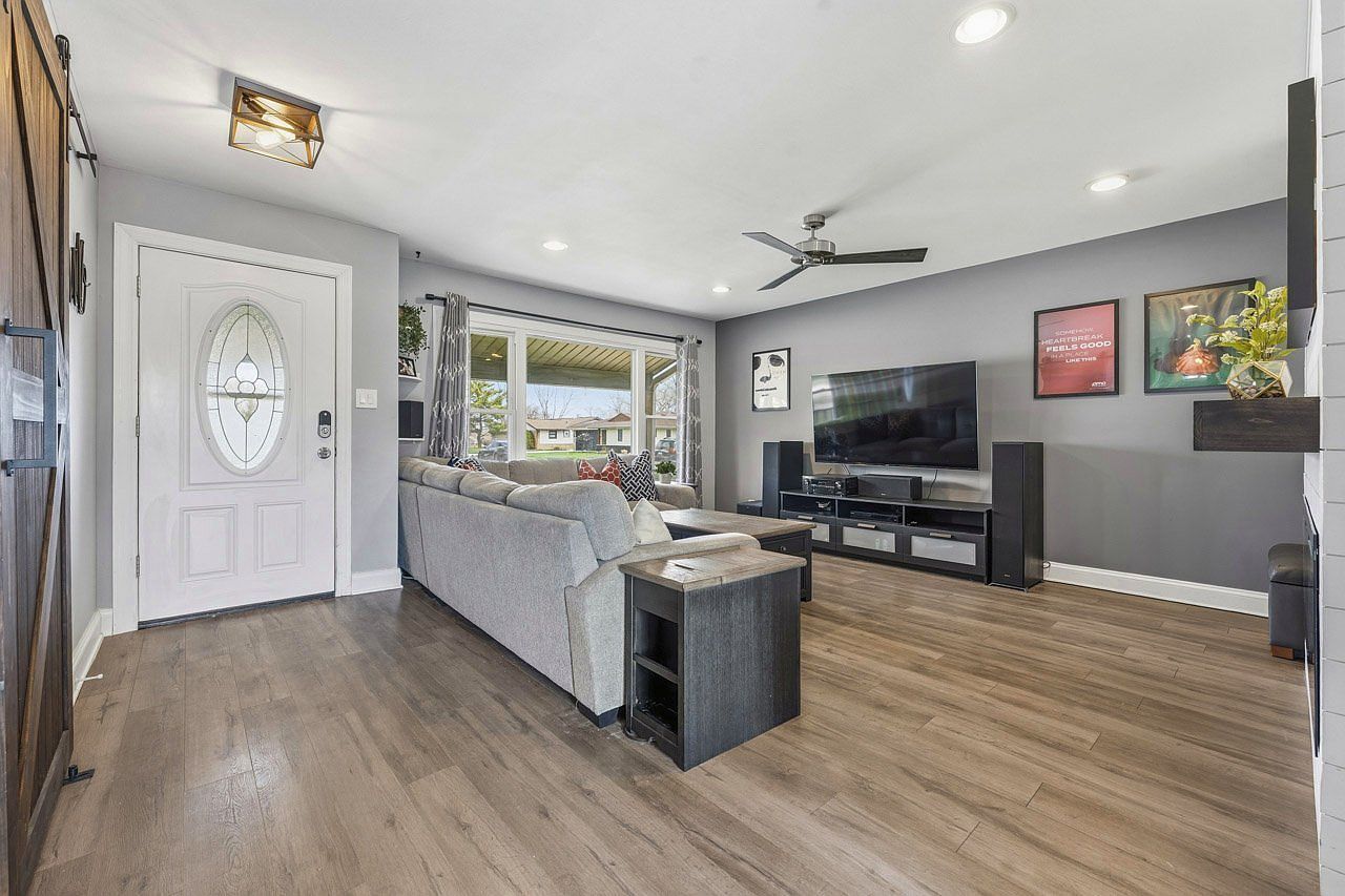 441 Walnut Ln Elk Grove Village, IL 60007 - Thumbnail 4