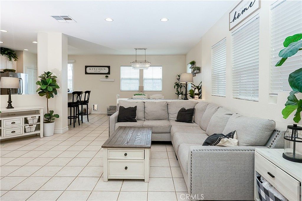 29338 Dakota Dr Santa Clarita, CA 91354 - Thumbnail 4