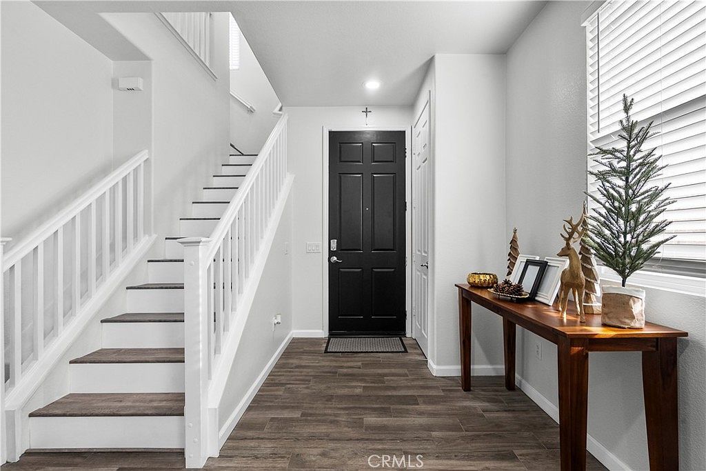 19904 Holly Dr Santa Clarita, CA 91350 - Thumbnail 4