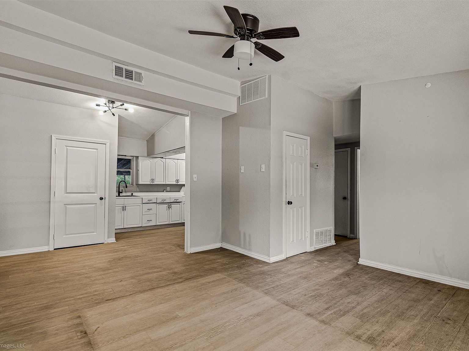 1814 Cumberland Dr Garland, TX 75040 - Thumbnail 4