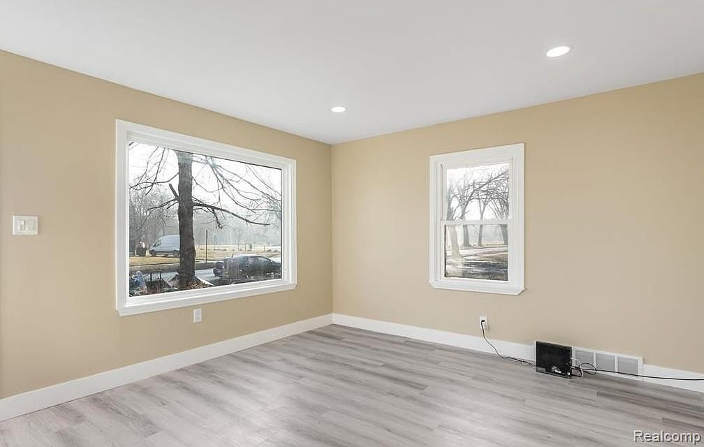 19711 Chapel St Detroit, MI 48219 - Thumbnail 4