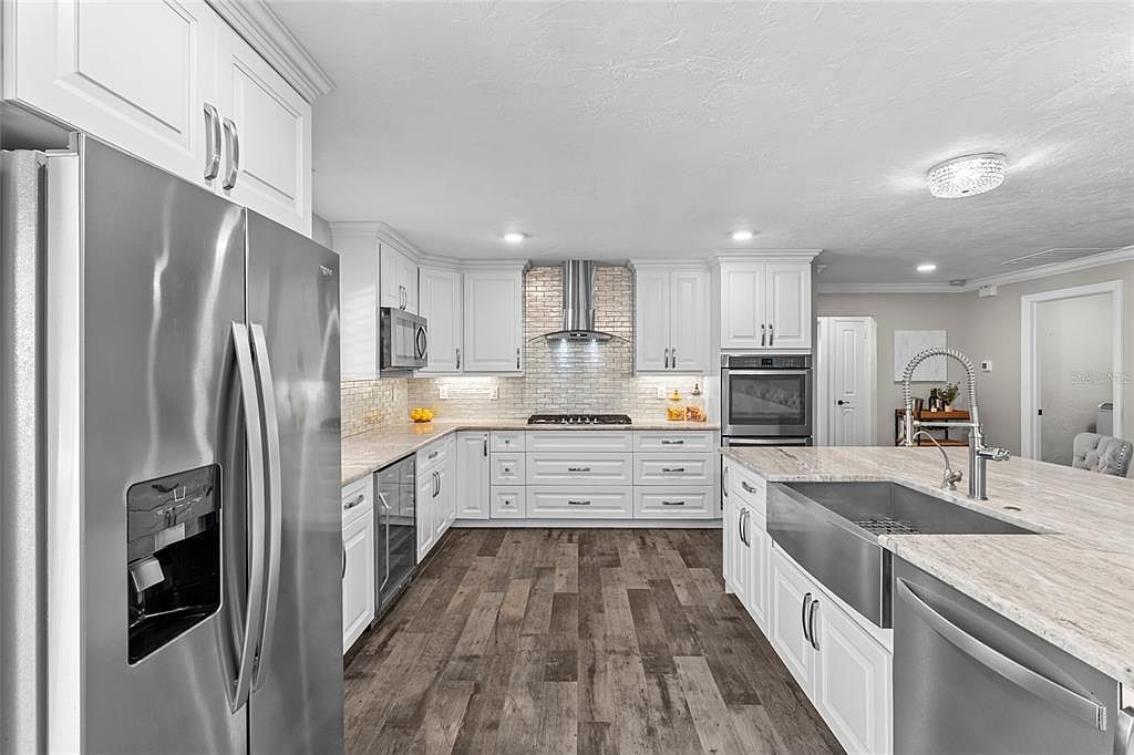 4592 40th St S Saint Petersburg, FL 33711 - Thumbnail 4