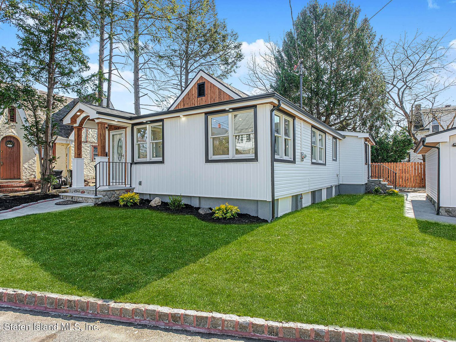 249 Lindenwood Rd Staten Island, NY 10308 - Thumbnail 4