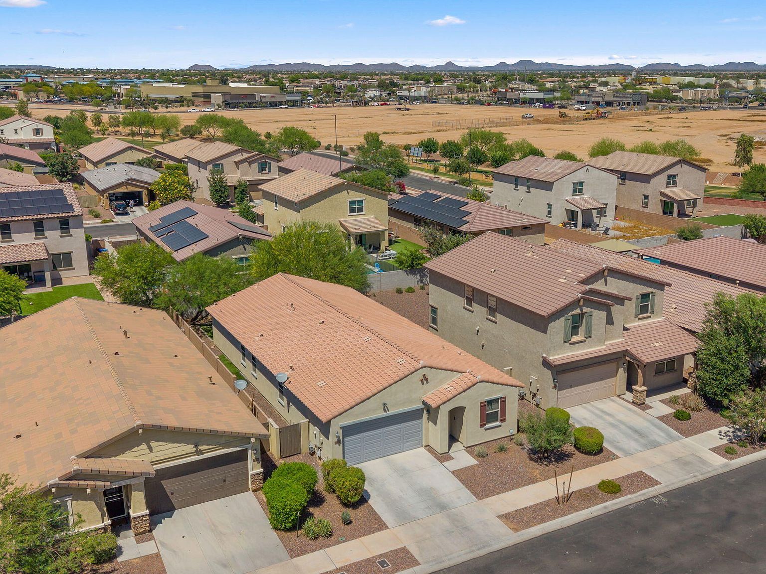 14114 W Surrey Dr Surprise, AZ 85379 - Thumbnail 4