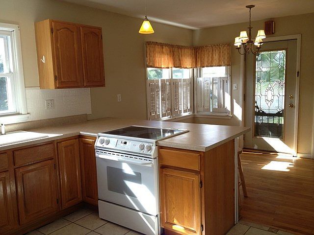 77 Champlain St Rouses Pt, NY 12979 - Thumbnail 4