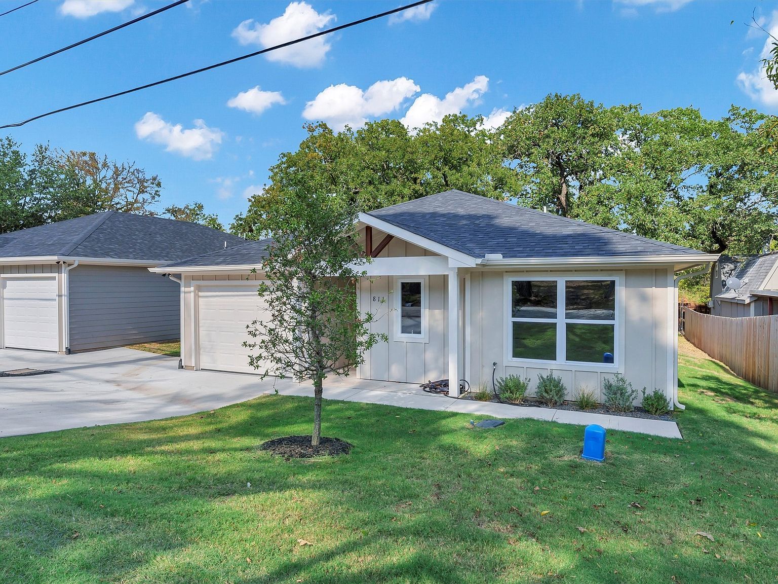 811 Branding Iron Trl Granbury, TX 76049 - Thumbnail 4